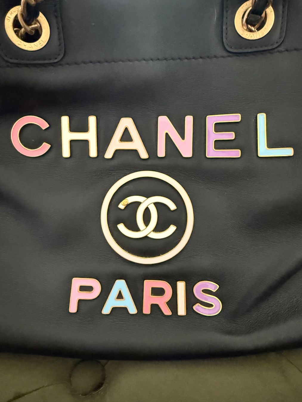 Chanel Sacs femmes: Chanel Deauville Medium NP 6470.- – D'occasion à Lutzenberg par Schatzkiste88 7