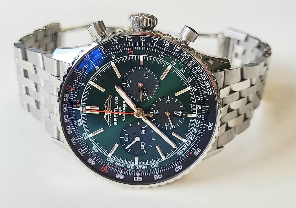 Breitling Uhren: Breitling Naviitimer B01 46 Green Chrono – Gebraucht aus Seengen von maxi005 1