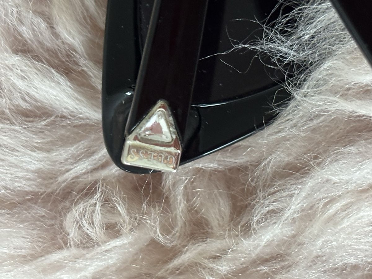 Guess Brillen & Gläser: Sonnenbrille GUESS schwarz  – Gebraucht aus Tann von Dina.q 2