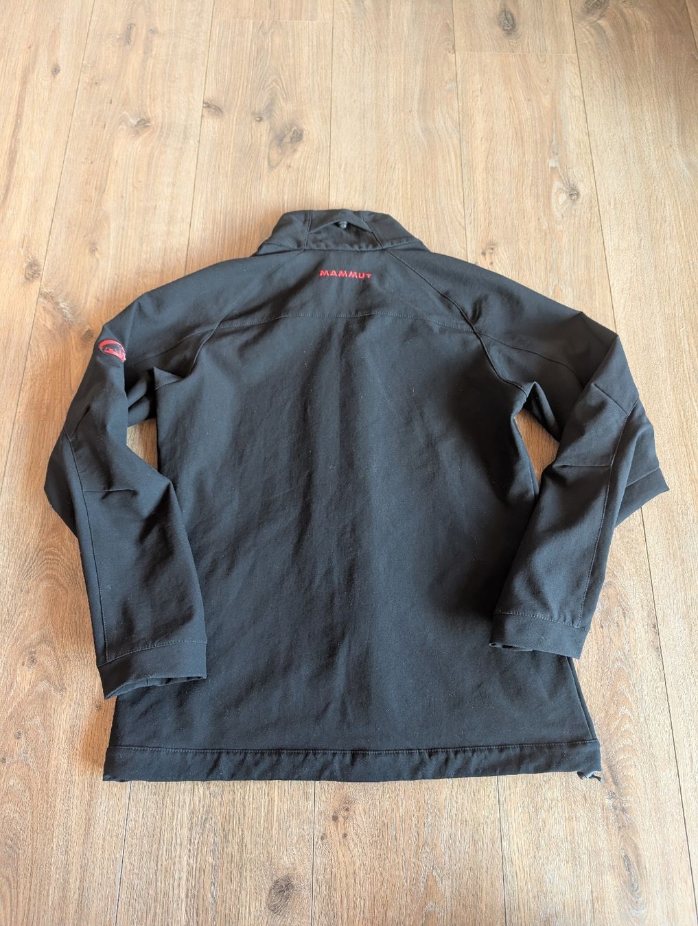 Mammut Giacche: MAMMUT - Softshell Noir, Parfait État, M – Usato da Haute-Nendaz venduto da DetoutDerien 2