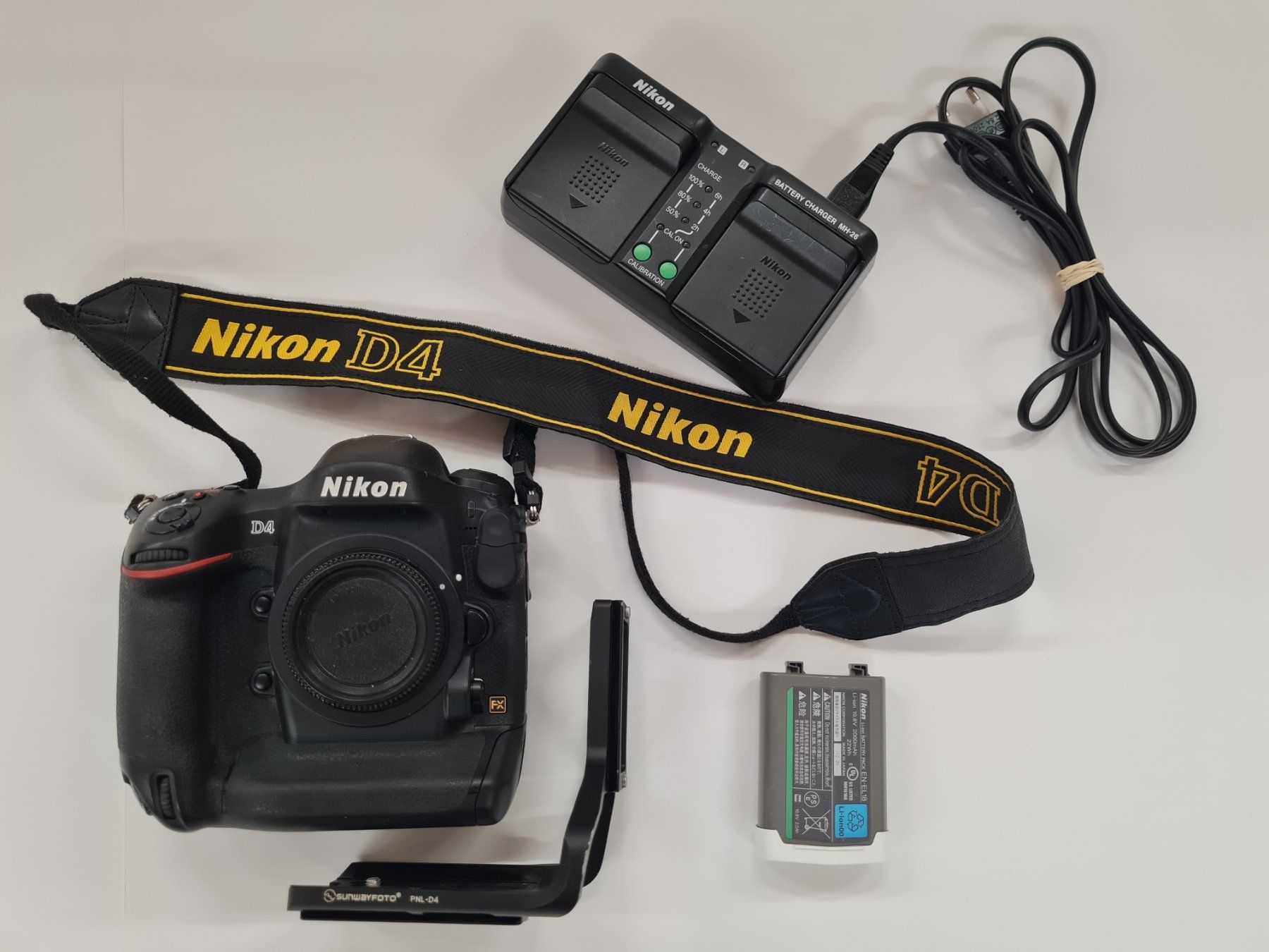Nikon Appareil photo: Nikon D4 Body – D'occasion à Blumenstein par Funicorn
