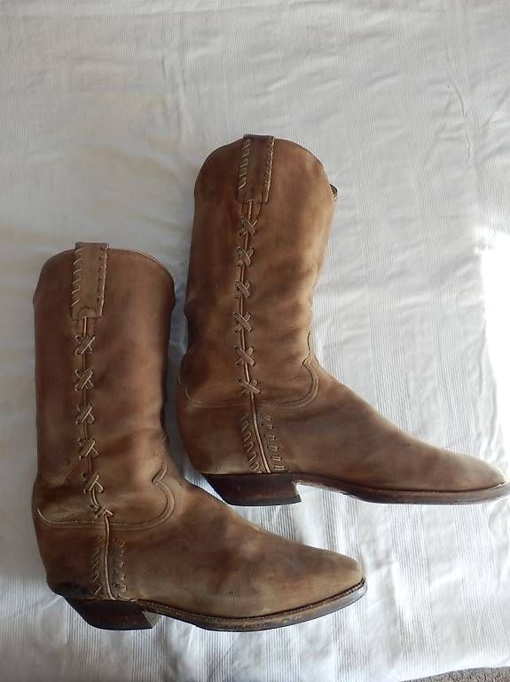 Scarpe da uomo: Bottes Mexicaine en daim taille 43 – Usato da Hauterive NE venduto da Davidsonson 1