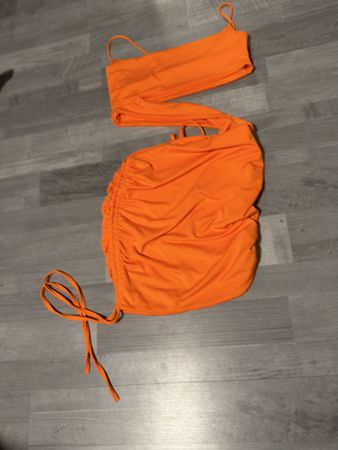 Oranges Sommerkleid mit Cut Out, Grösse S/36 neu