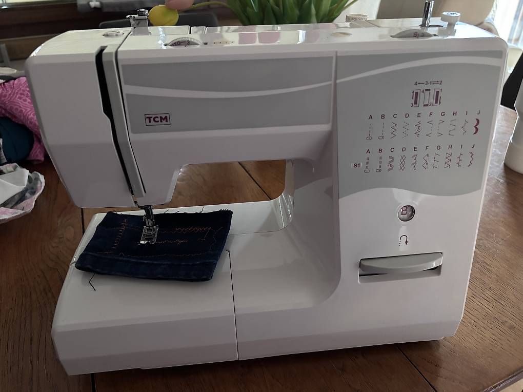 Machines à coudre: Nähmaschine  – D'occasion à Buchs SG par Ceecee1