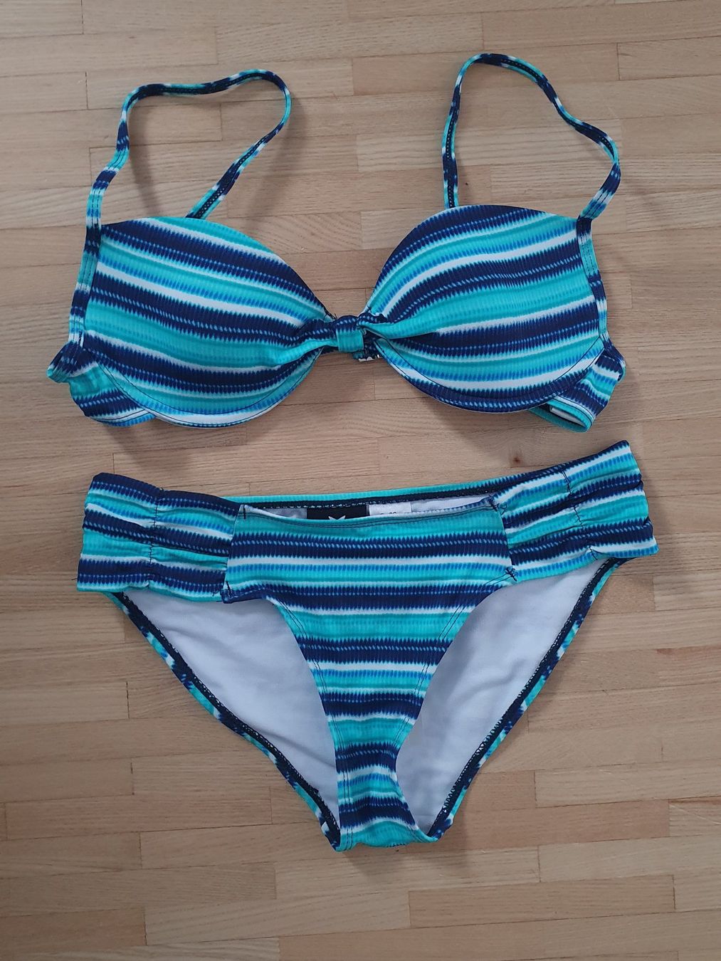 Costumi da bagno & Bikini: Bikini (Grösse 36/75B) NEU – Nuovo (secondo la descrizione) da St. Gallen venduto da TheYoungGod