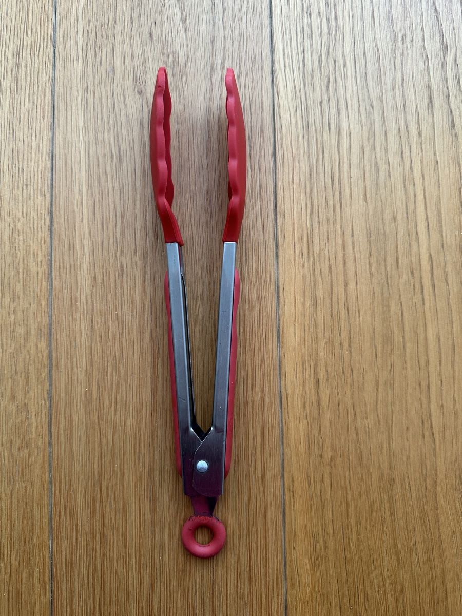 Küchengeräte: Red Silicone & Stainless Steel Tongs – Gebraucht aus Gattikon von Sarahs_Schatzkammer 2