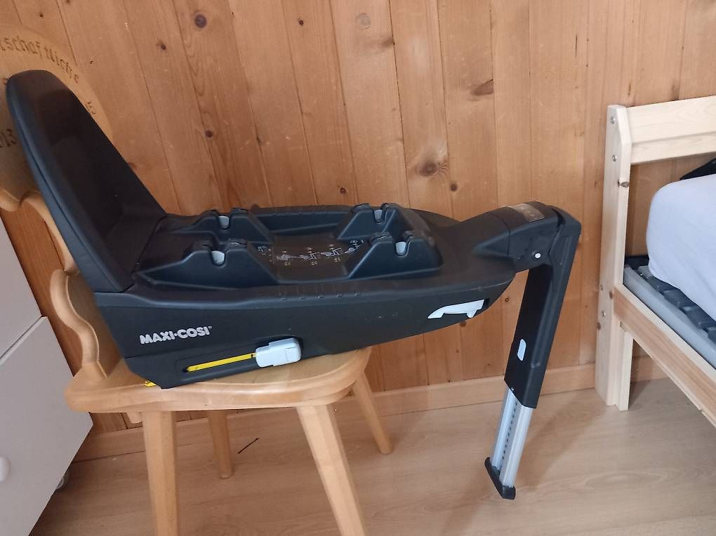 Seggiolini per auto: Maxi Cosi Isofix – Usato da Gohl venduto da Strouschnuer
