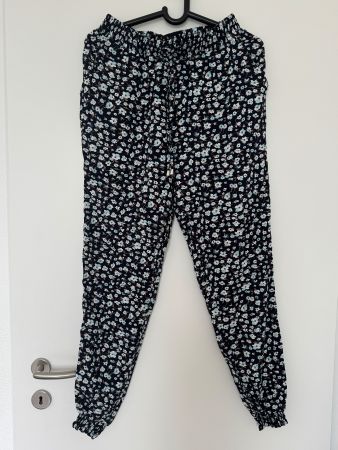 Neu** Sommerliche Hosen Chicorée Gr. M