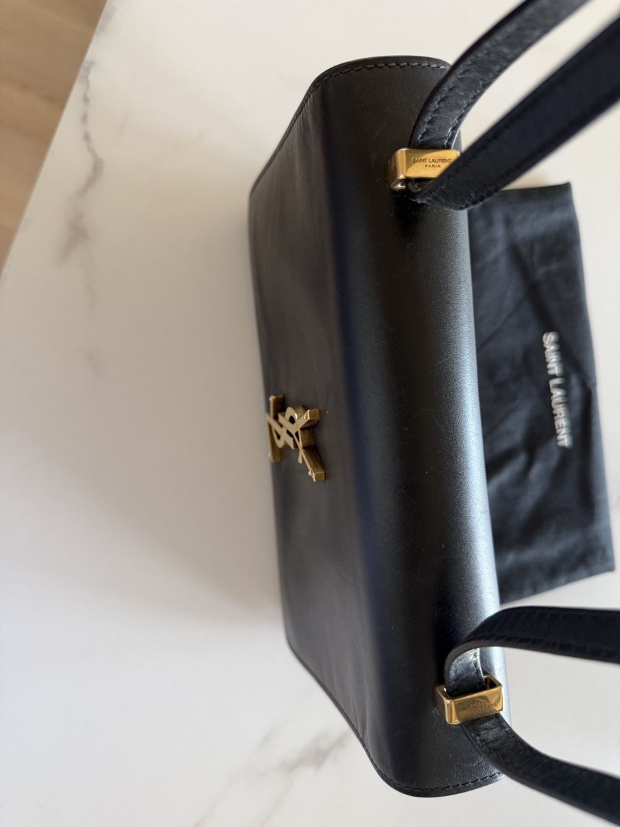 Saint Laurent Borse da donna: Vintage Saint Laurent Monogram Shoulder Bag – Usato da Pratteln venduto da Eileen_H 6