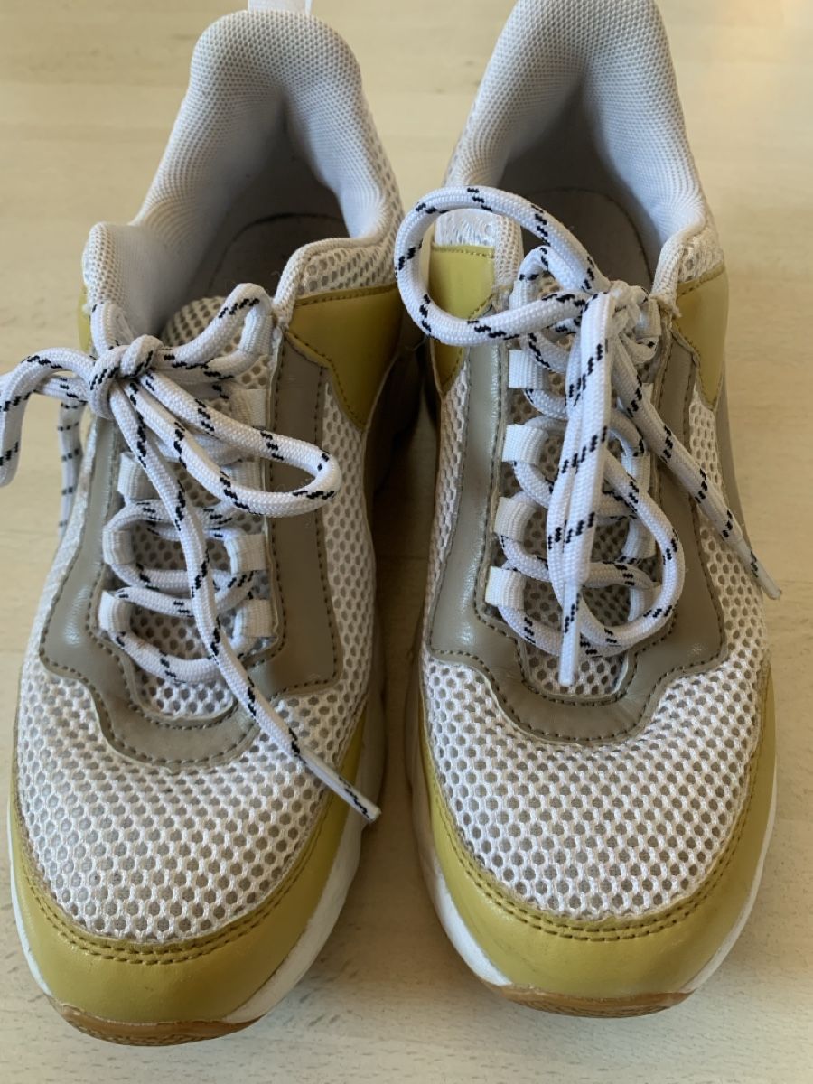 Scarpe da donna: Sneaker/Turnschuhe 37 gelb/weiss/beige – Usato da Sargans venduto da aebi081 1