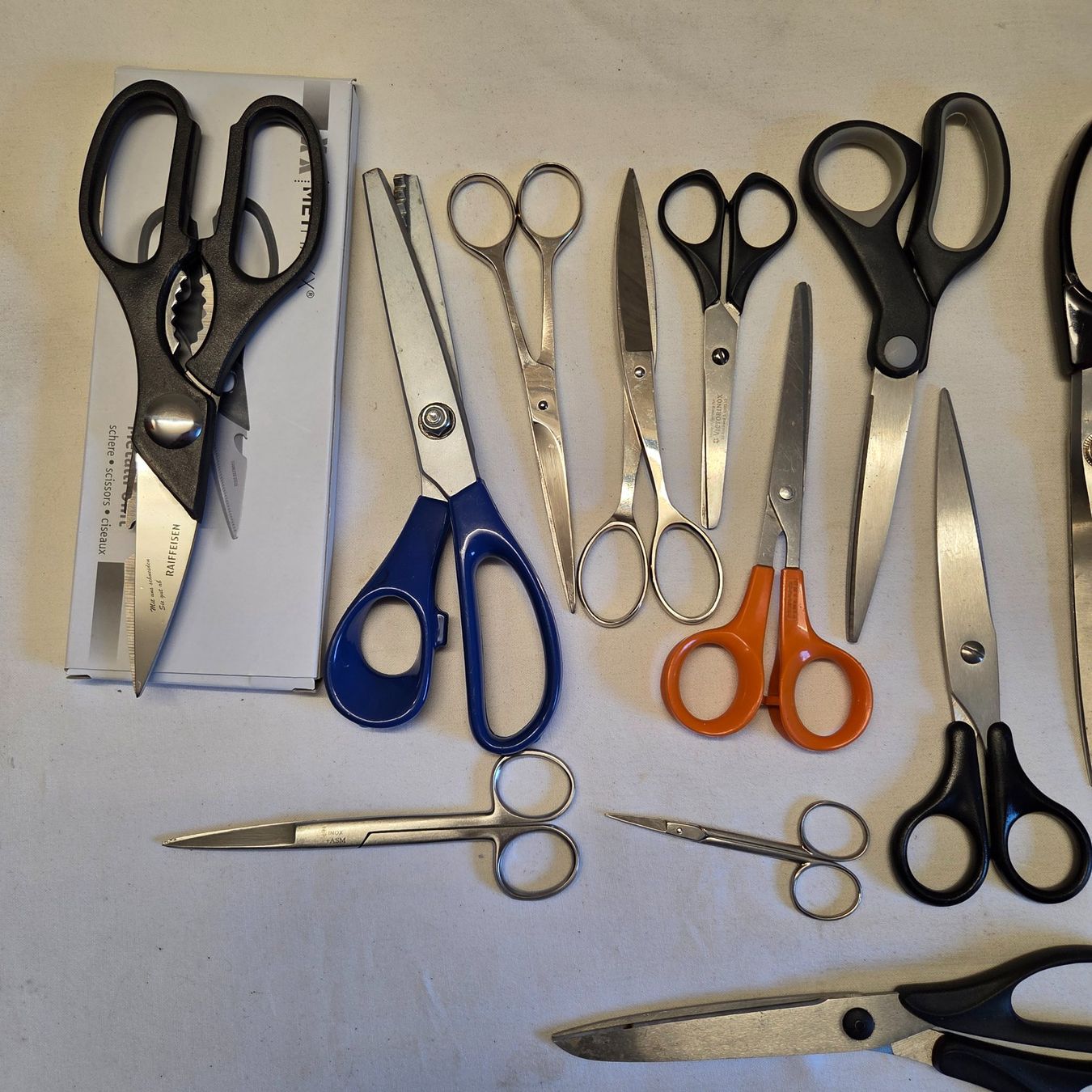 Tutti gli attrezzi: 18x  Scheren Set Haushaltsschere Küchenschere..Konvolut – Usato da Stans venduto da Ducati16 6