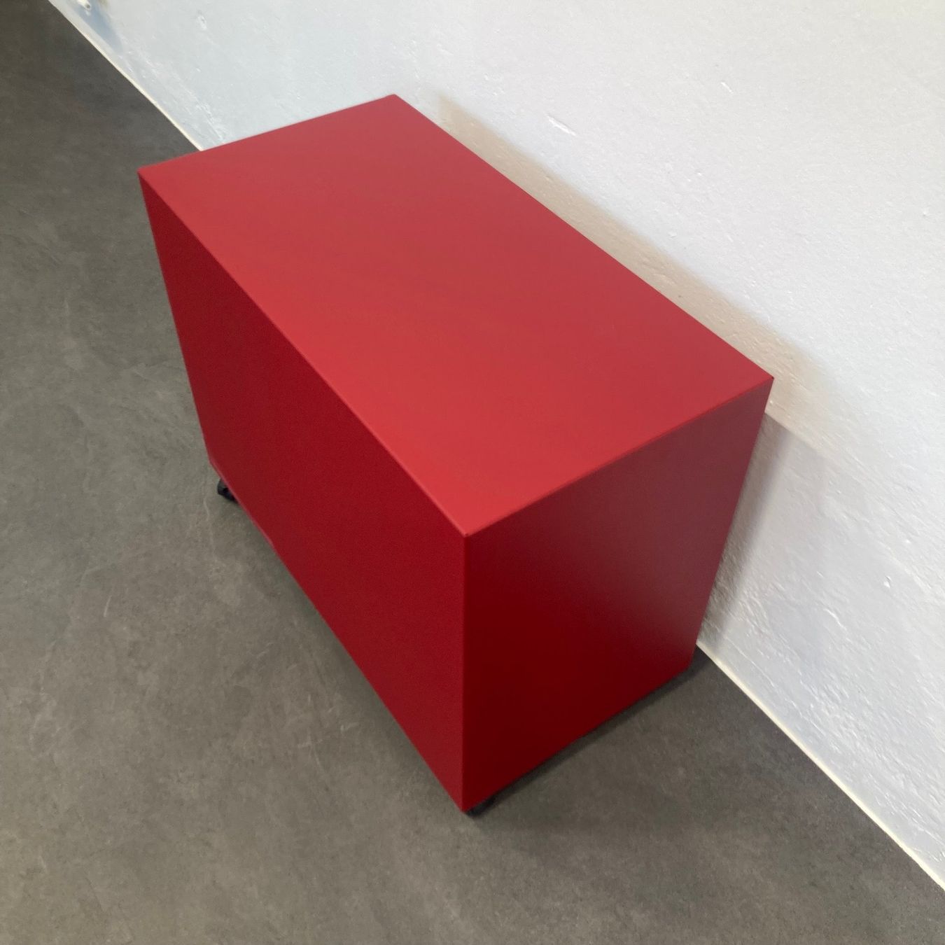 Banconi: Novex Basic Roll-Korpus Bordeaux-Lichtgrau - mit Schlüssel – Usato da Schönenwerd venduto da mcofficeshop 7