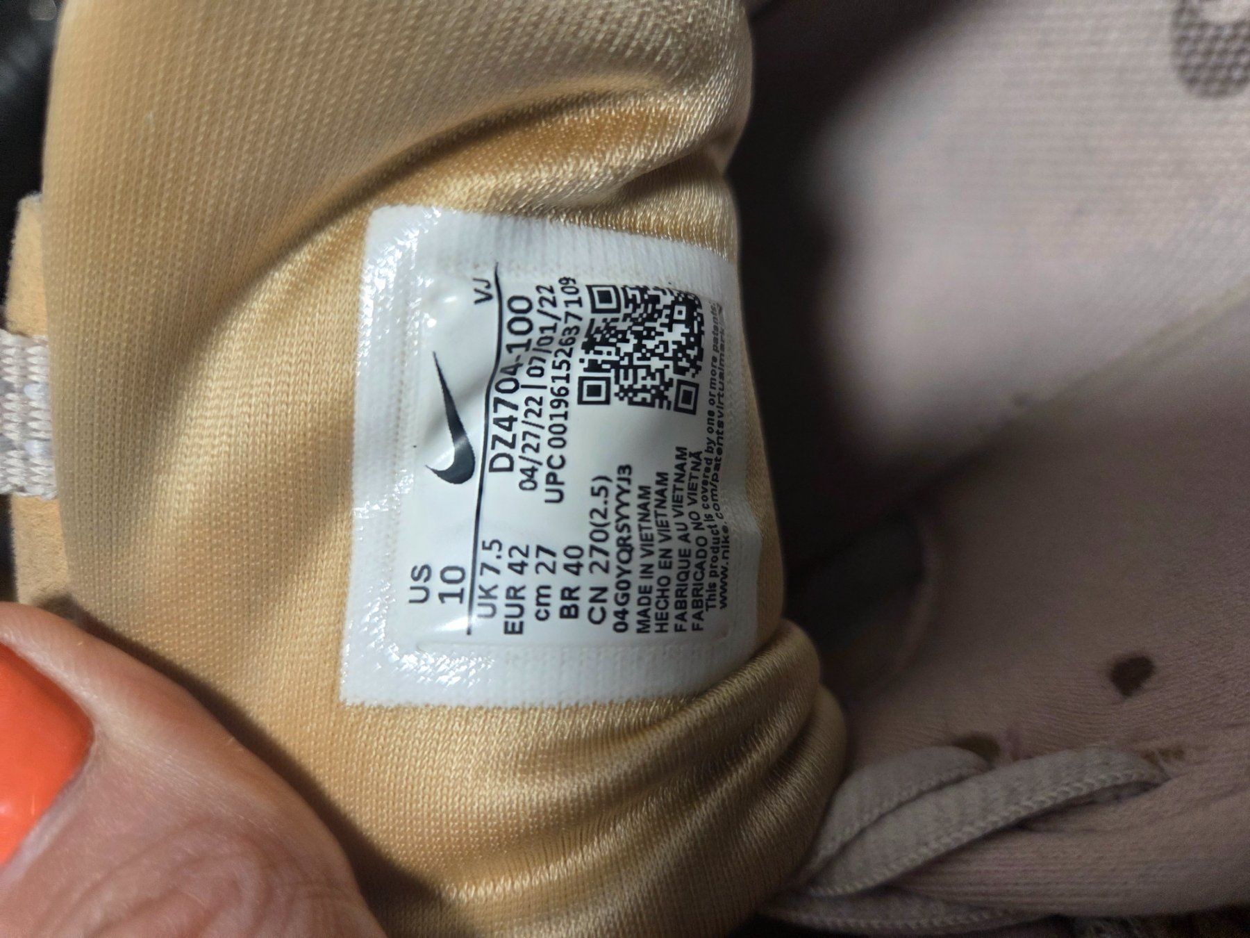 Nike Chaussures hommes: Air Max 41/42 beige – D'occasion à Zuerich par Liliy 4