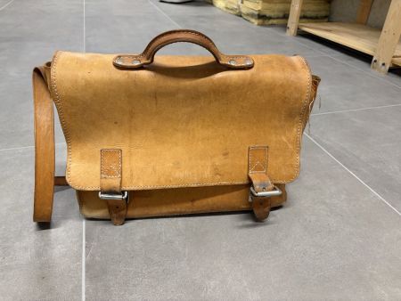 Ledertasche aus Studium