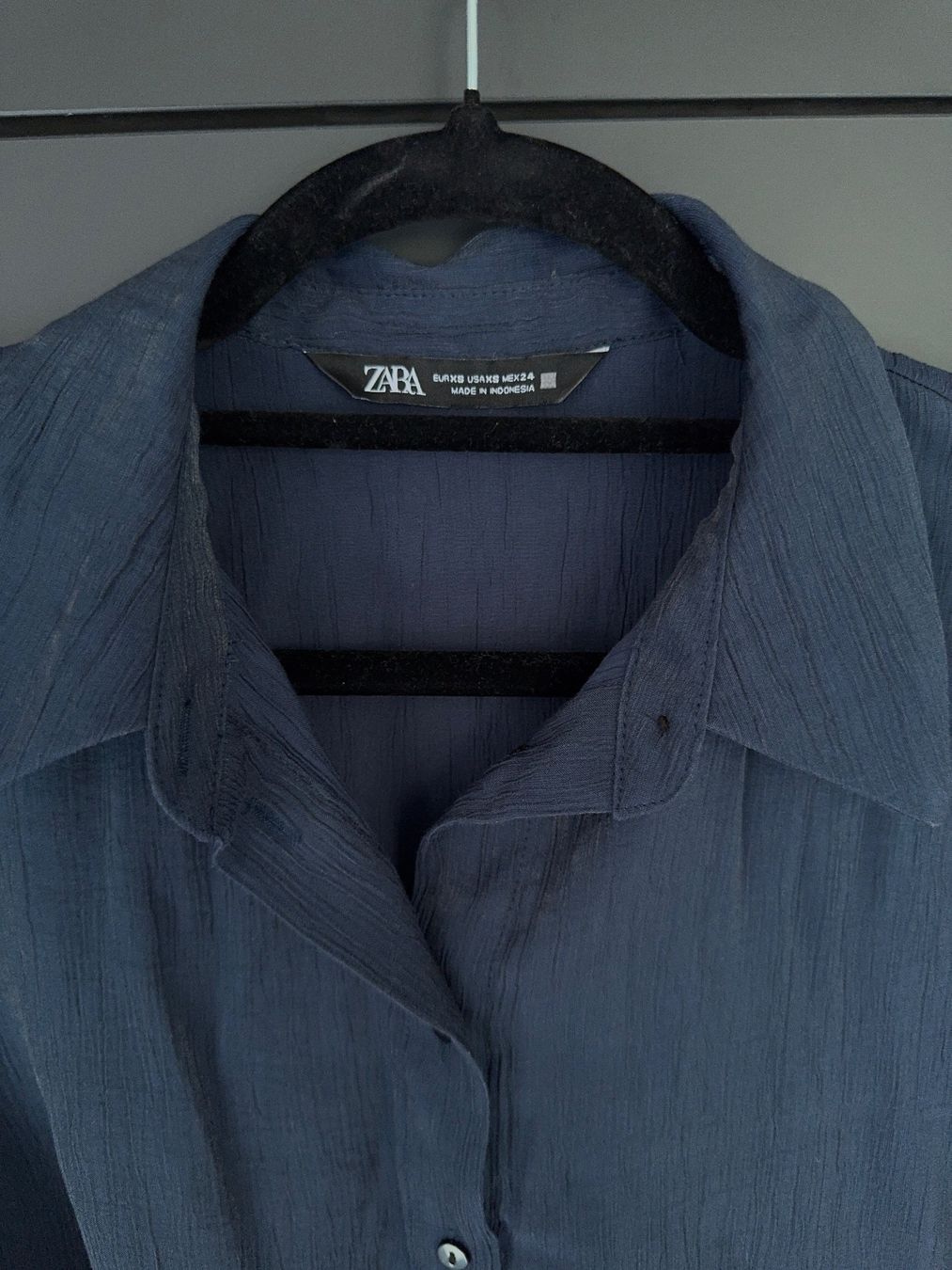 Zara Top: Zara dunkelblaue Bluse | dark blue blouse – Nuovo (secondo la descrizione) da Zürich venduto da hal_2yzx 2