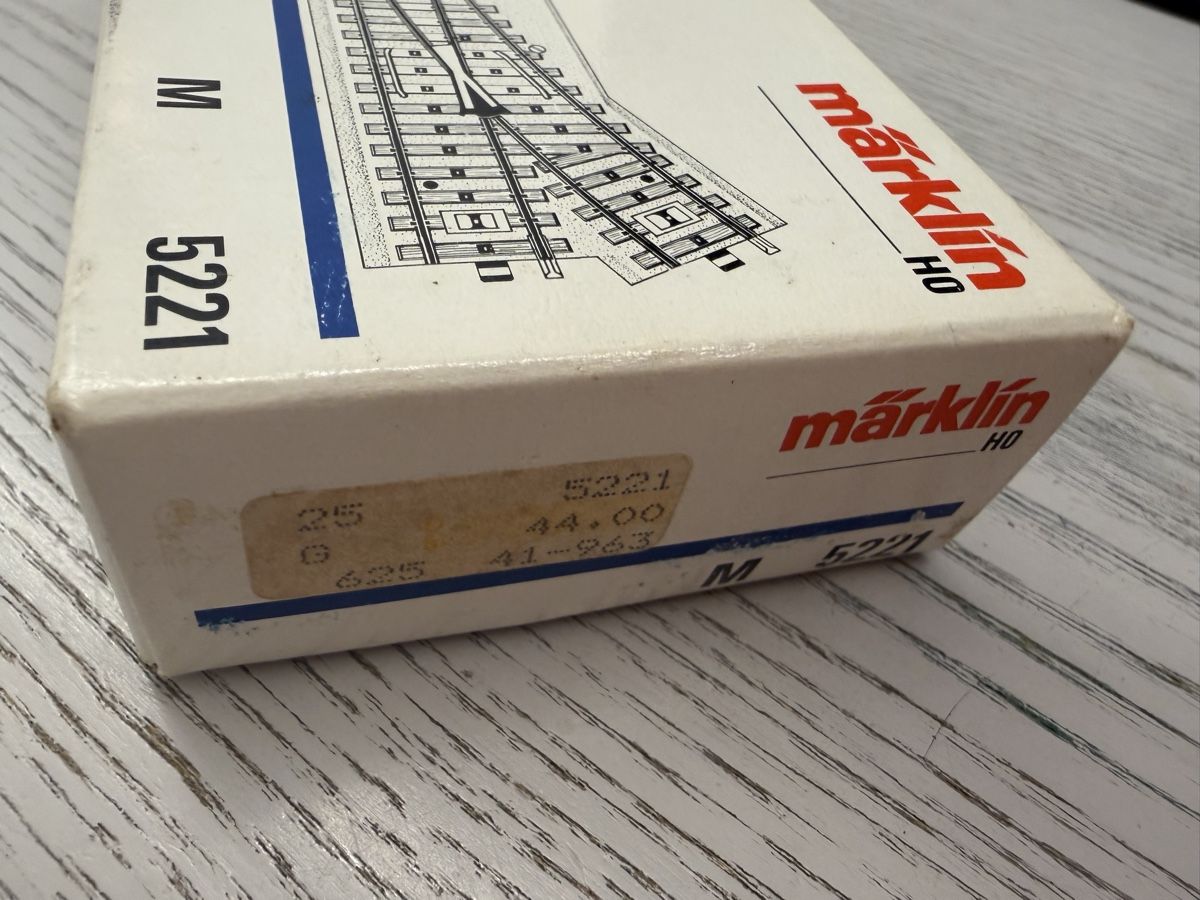 Märklin Trains électriques: Märklin 5221 Handweichenpaar – D'occasion à Lupsingen par New-Haven 1