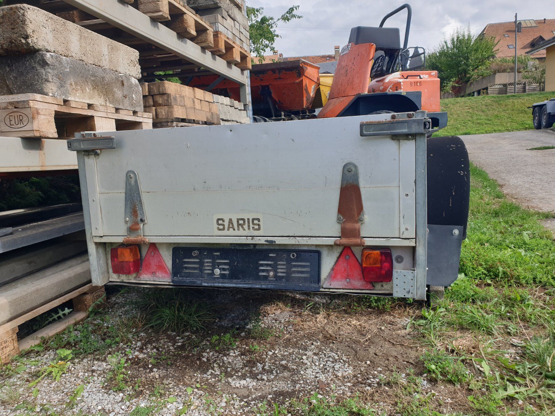 Saris Rimorchi: Remorque Saris 1000kg – Usato da Combremont-le-Petit venduto da goma4 1