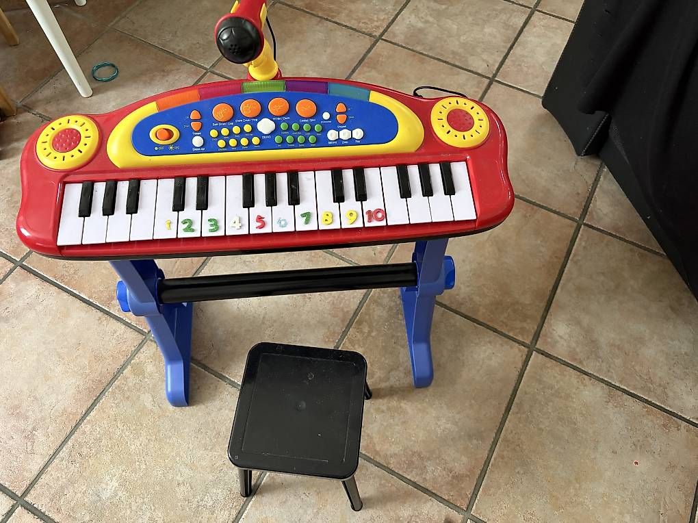 Spielzeuge: Giocattoli  bambini  – Gebraucht aus Sobrio von Max884 1