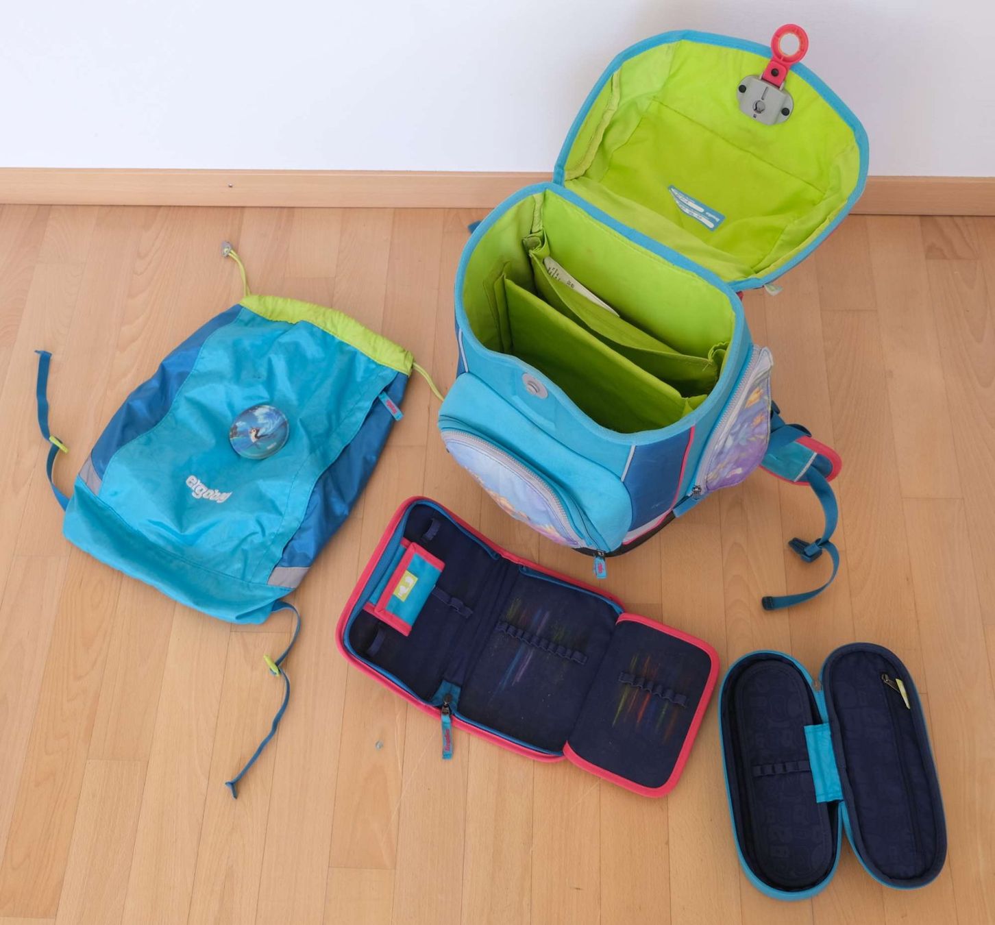 Ergobag Borse & Zaini: Ergobag Schulrucksack mit Turnbeutel und Etui – Usato da Stäfa venduto da cka_5r5z