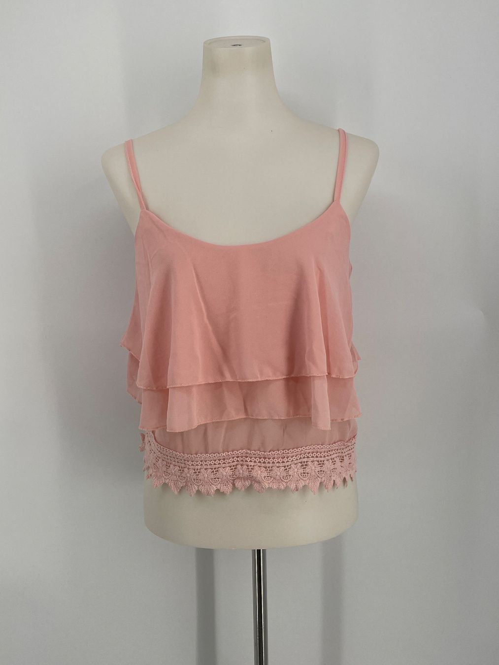 Top: Crop Top Gr. M rosa Volant Häkelspitze – Usato da Auenstein venduto da moin.