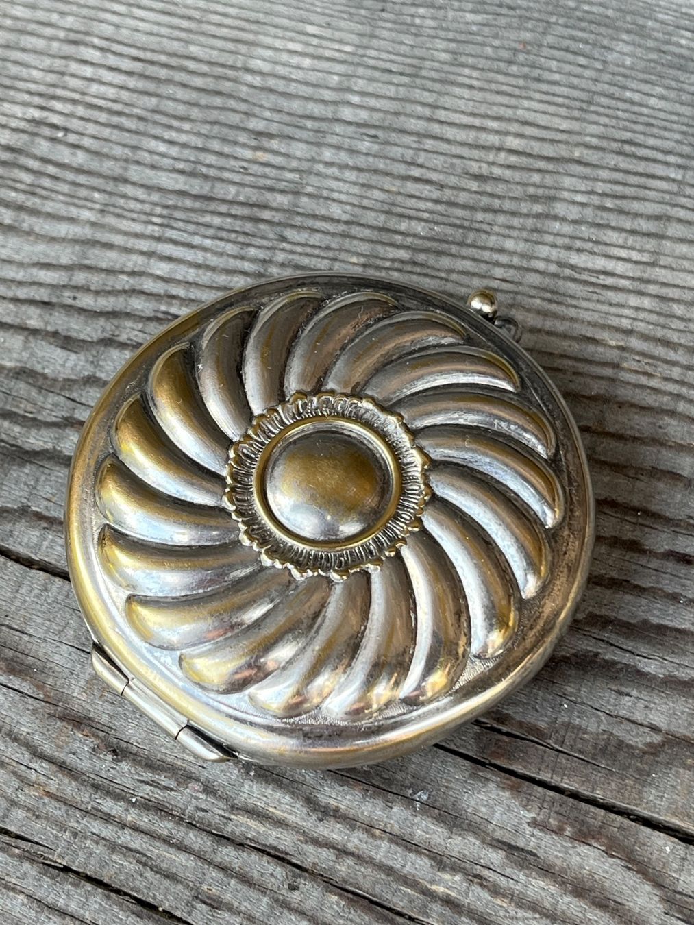 Sonstige Kosmetik & Pflege: Porte monnaie ou pilulier – Gebraucht aus Euseigne von so.ART