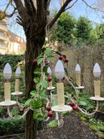 Lampe aux cerises, en fer peint