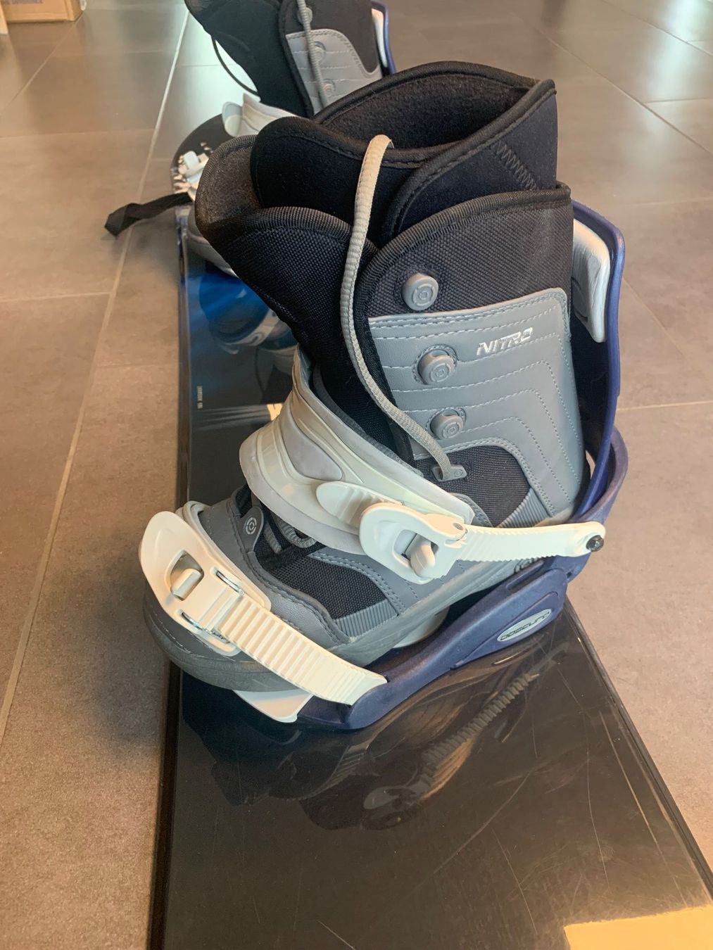 Board: Snowboard mit Boots – Usato da Langenthal venduto da Brunnbach 4