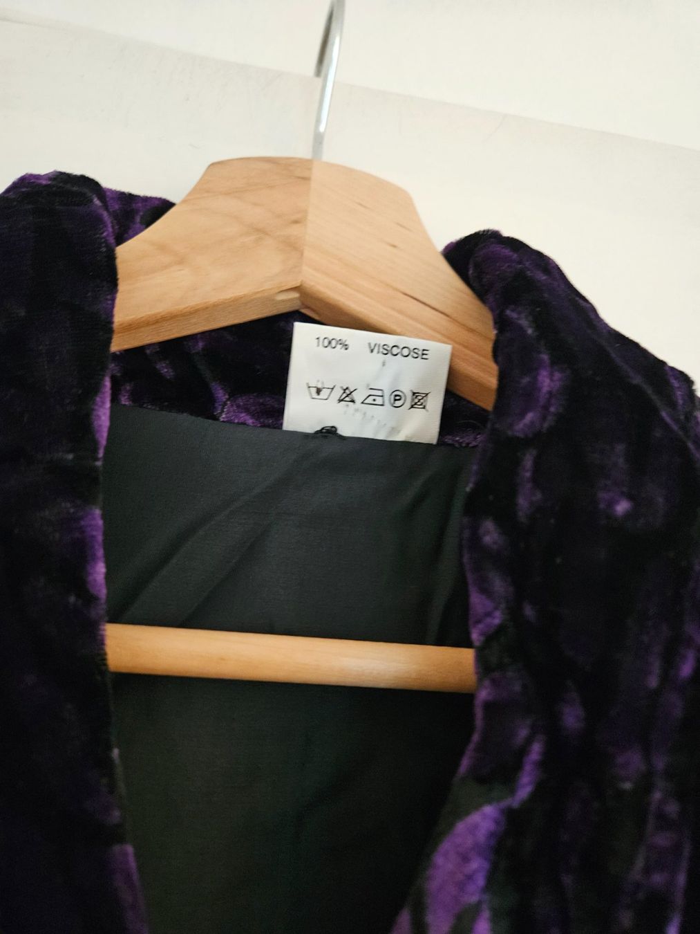 Kostüme: Wunderschönes, violettes Jäggli Gr.M – Gebraucht aus Schaffhausen von sabrina915 3