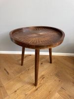Schöner, kleiner, runder Holz-Beistelltisch im Vintage-Stil