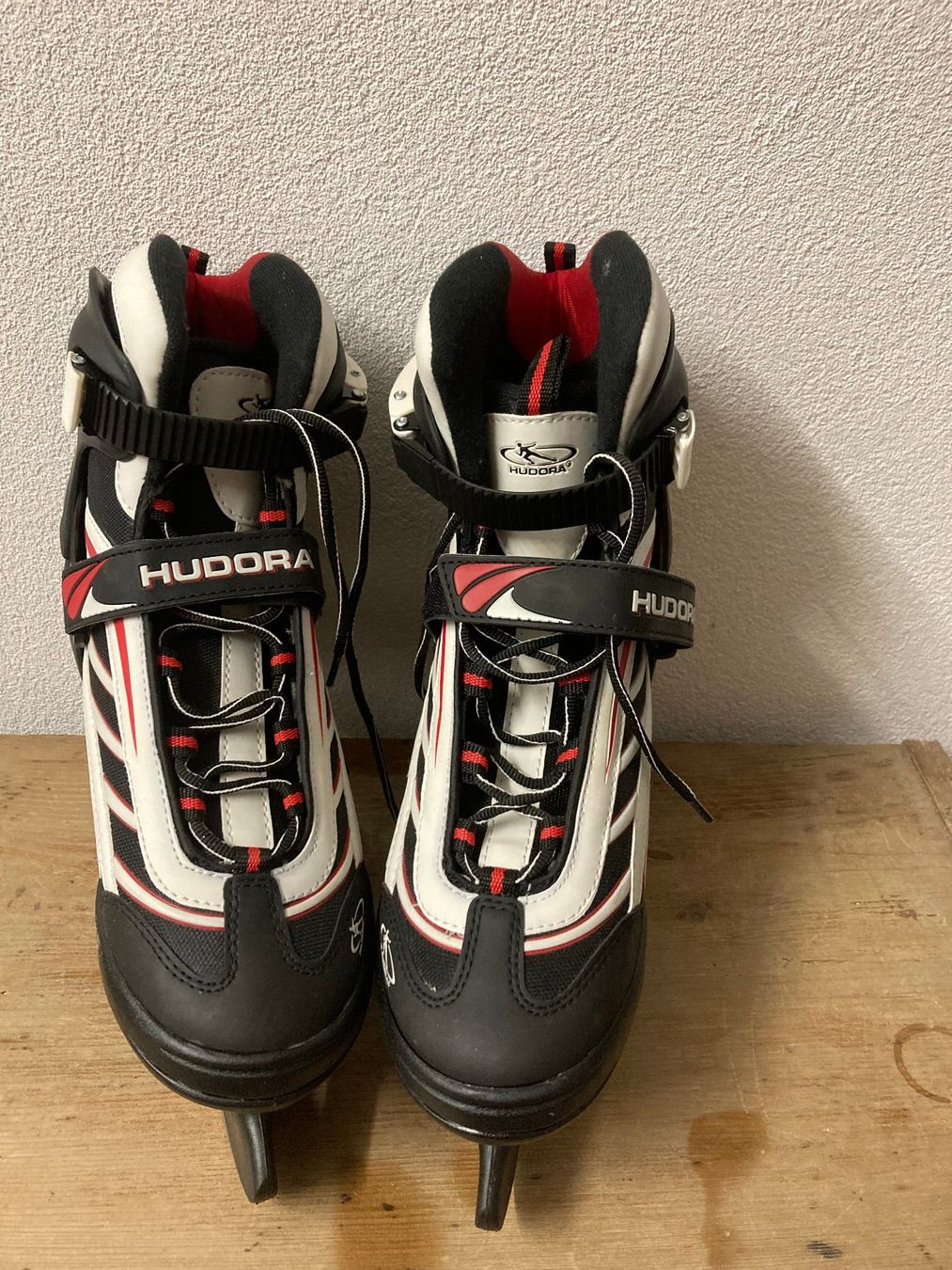 Patins à glace: Schlittschuhe Gr. 44 – D'occasion à Weissbad par Hado42 1