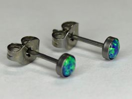 Ohrsteker aus Titanium mit Opal