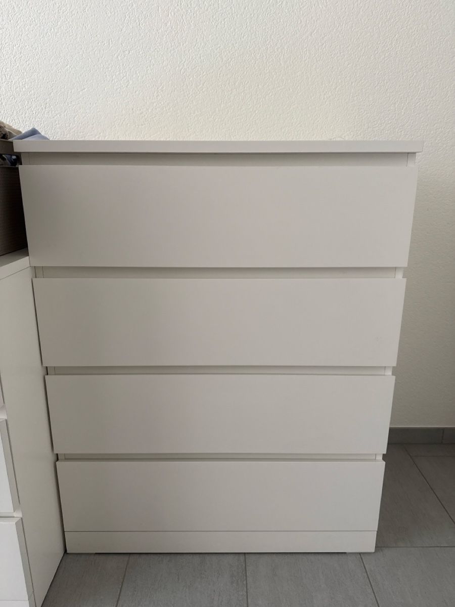 Ikea Cassettiere: Kommode weiss 4 Schubladen guter Zustand – Nuovo (secondo la descrizione) da Interlaken venduto da Jessicaamacher24