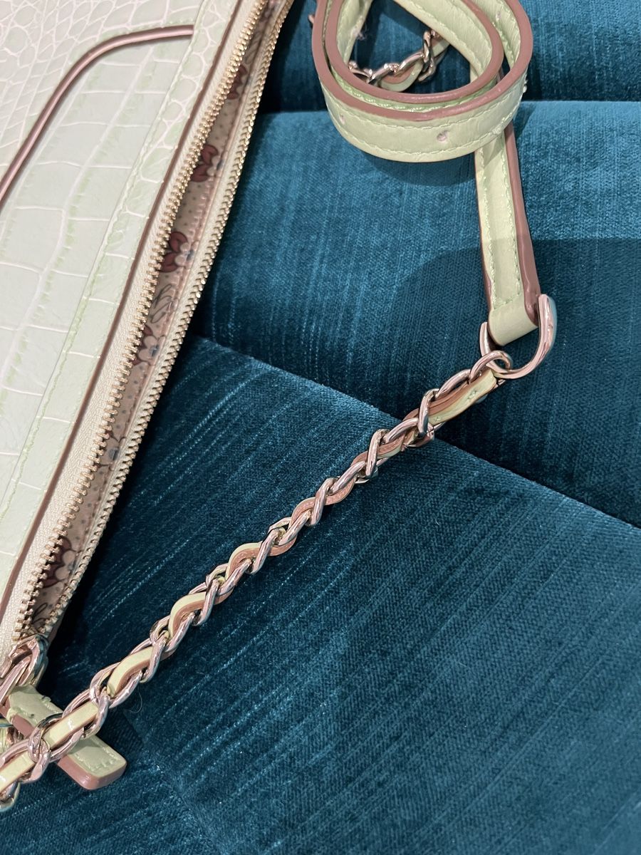Guess Borse da donna: Guess Tasche Mintgrün – Nuovo (secondo la descrizione) da Amlikon-Bissegg venduto da Rahelbr5 4