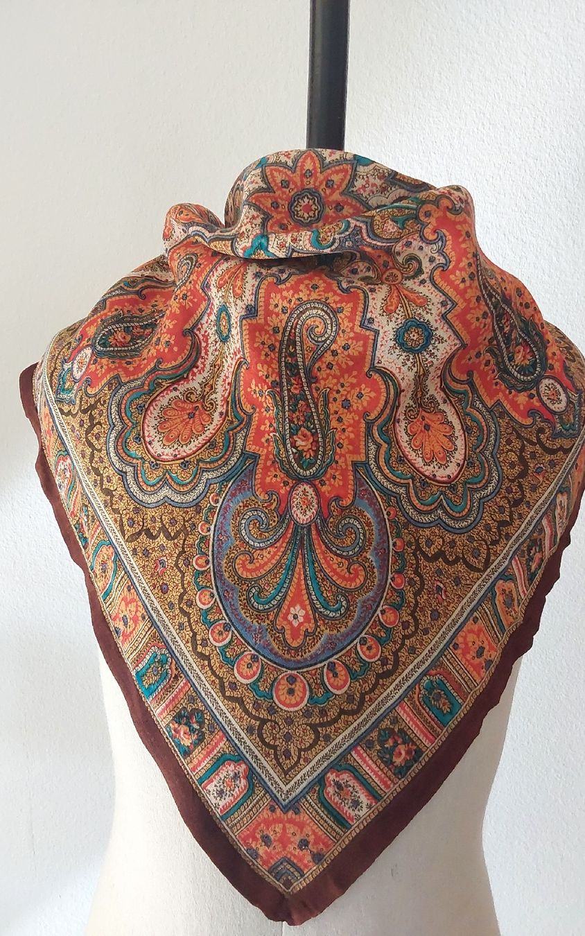 Foulards & écharpes: Tuch quadratisch Wolle – D'occasion à Köniz par scopello12