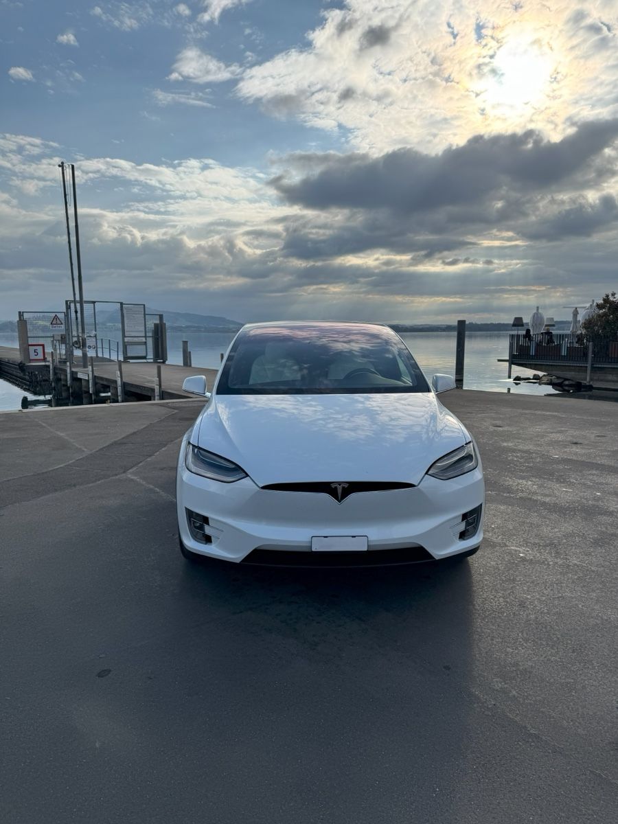 Tesla Automobili: Tesla Model Long Range Raven, 10/2020, 5-Sitzer – Usato da Zug venduto da flo_fb9f