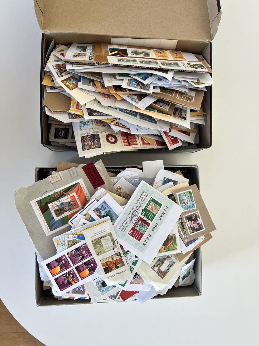 Alle Briefmarken: 2.8 Kg Kisten Briefmarken – Gebraucht aus Bonstetten von Dargslan