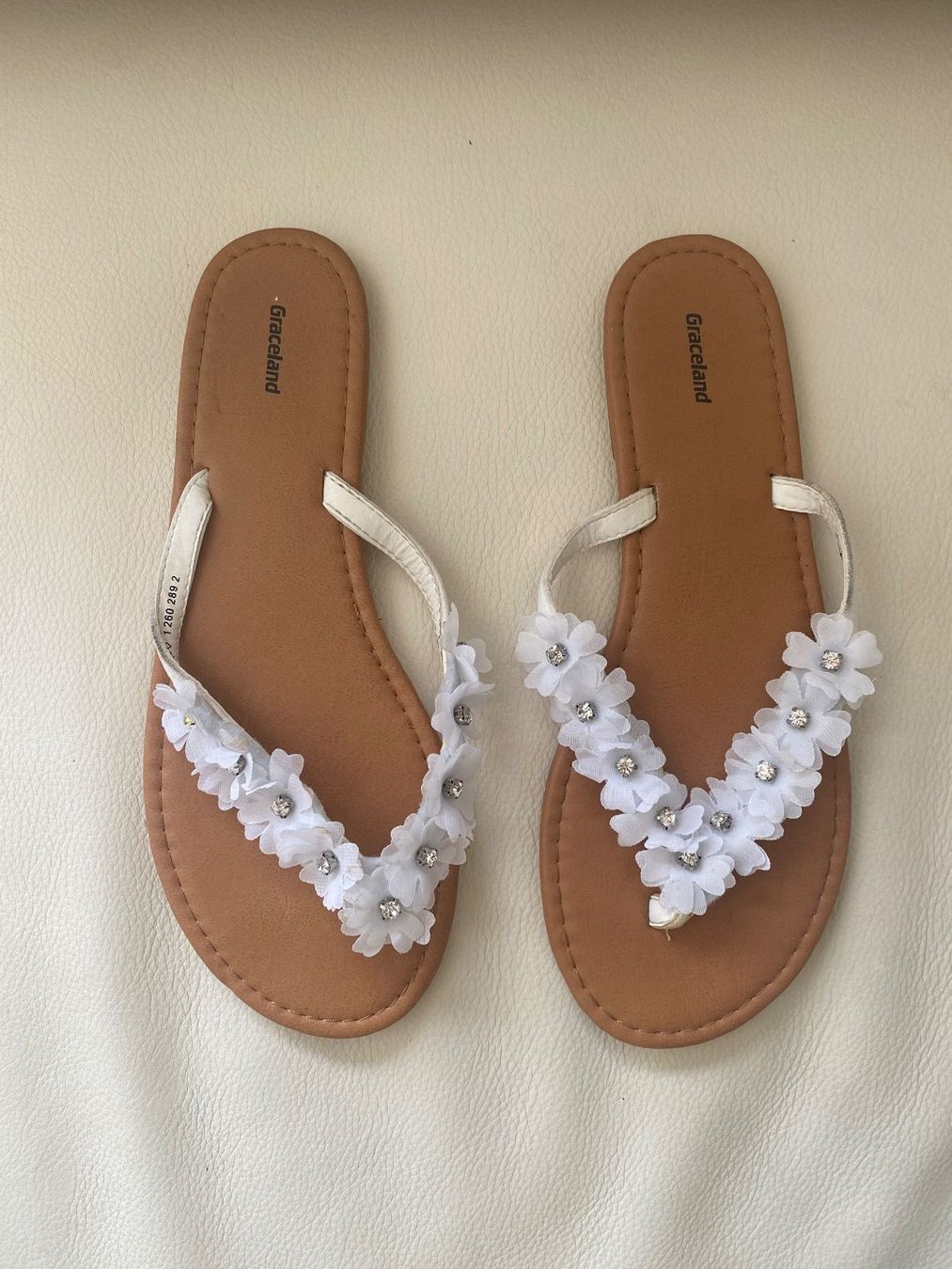 Graceland Chaussures femmes: SUMMERTIME - stilvolle Flip-Flops mit Décor, weiss, 39 – D'occasion à Winkel par ferrari2022 1