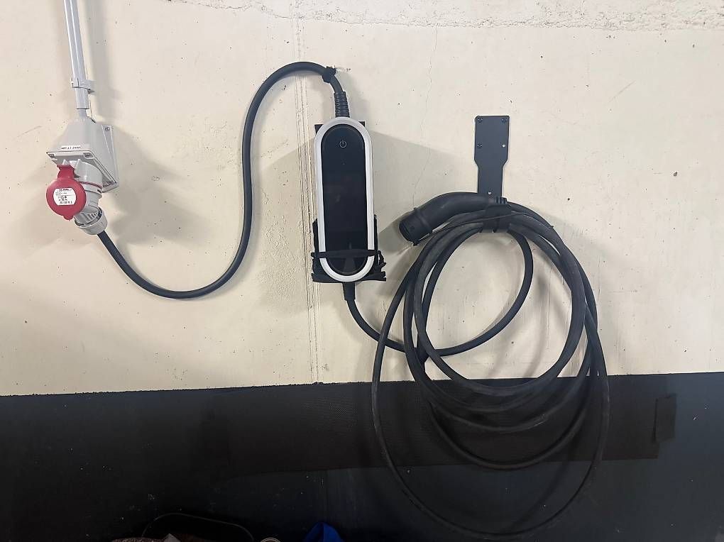Batterie-Ladegeräte: Porsche Mobile Charger Connect originale – Gebraucht aus Paradiso von mir_mz62