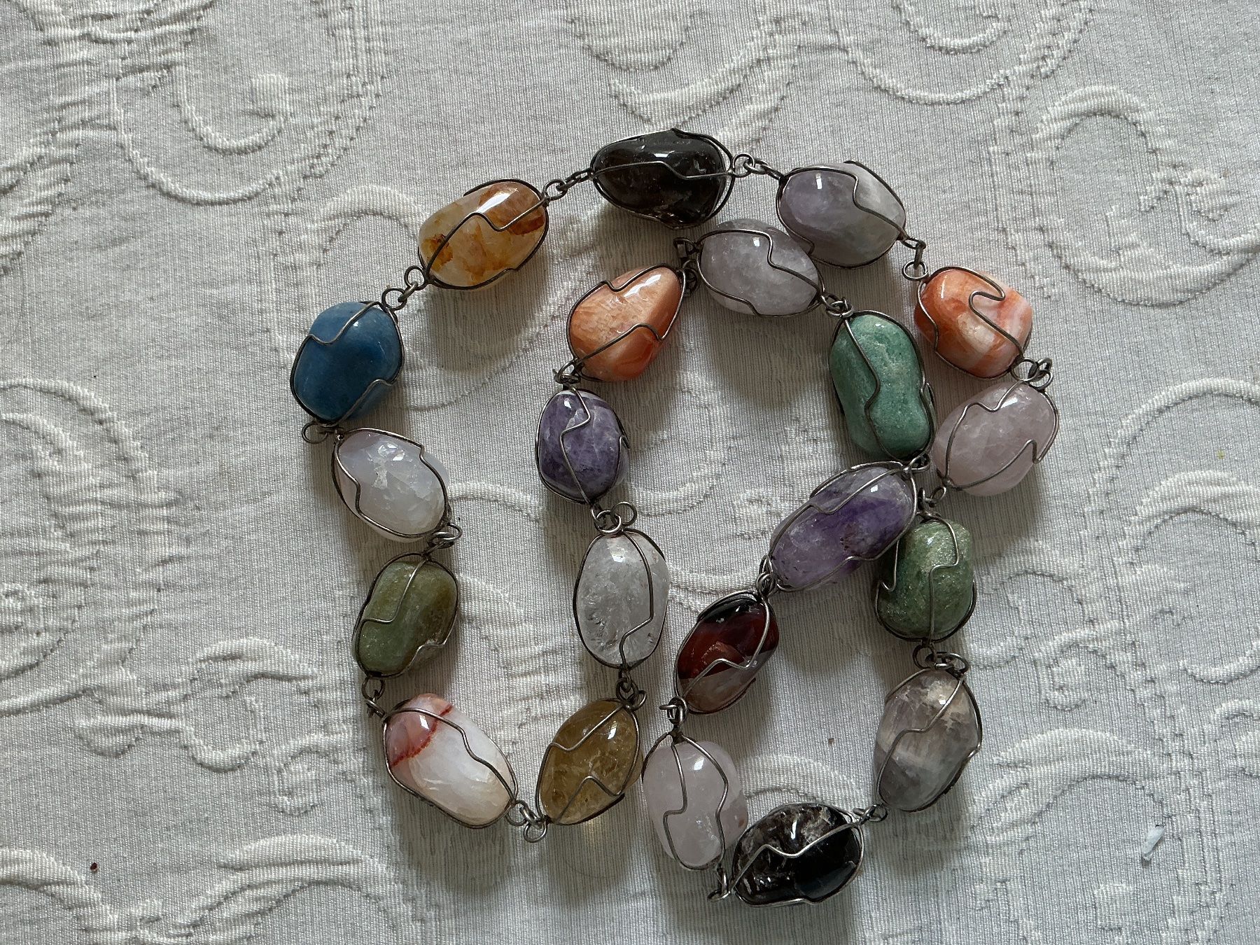 Catenine: Halskette mit bunten Steinen – Usato da Wettingen venduto da Andres54