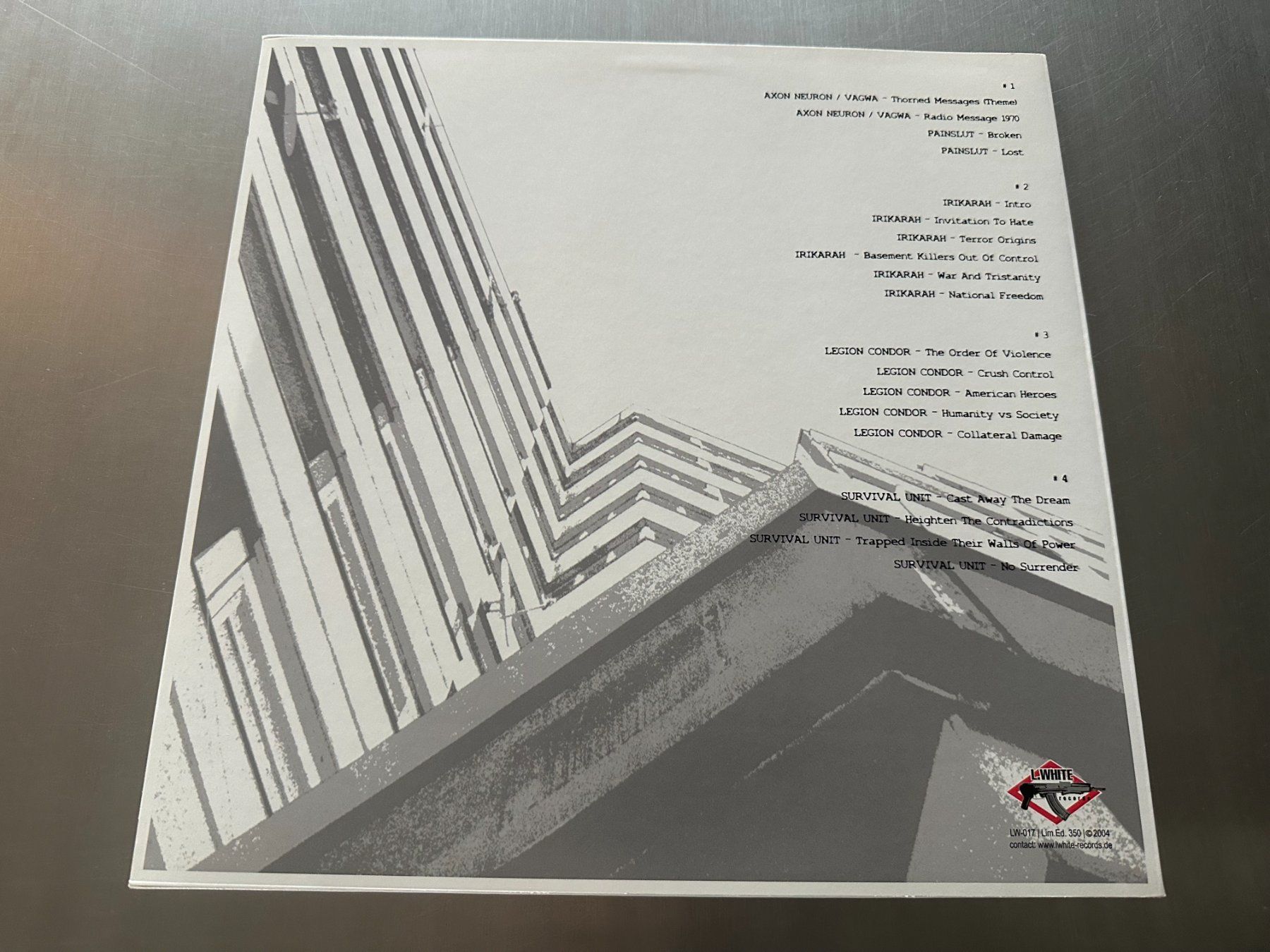 Dischi in vinile: CONSUMER ELECTRONICS 2LPS #4 - MUSIQUE INDUSTRIELLE – Usato da Sion venduto da jaipur1401 1