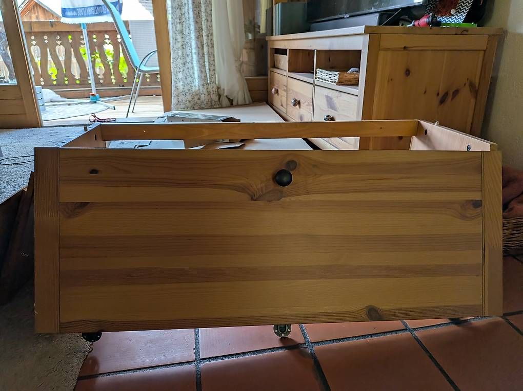 Scrivanie: Hemnes Sekretär  – Usato da Grüsch venduto da nataliaclavuot 2