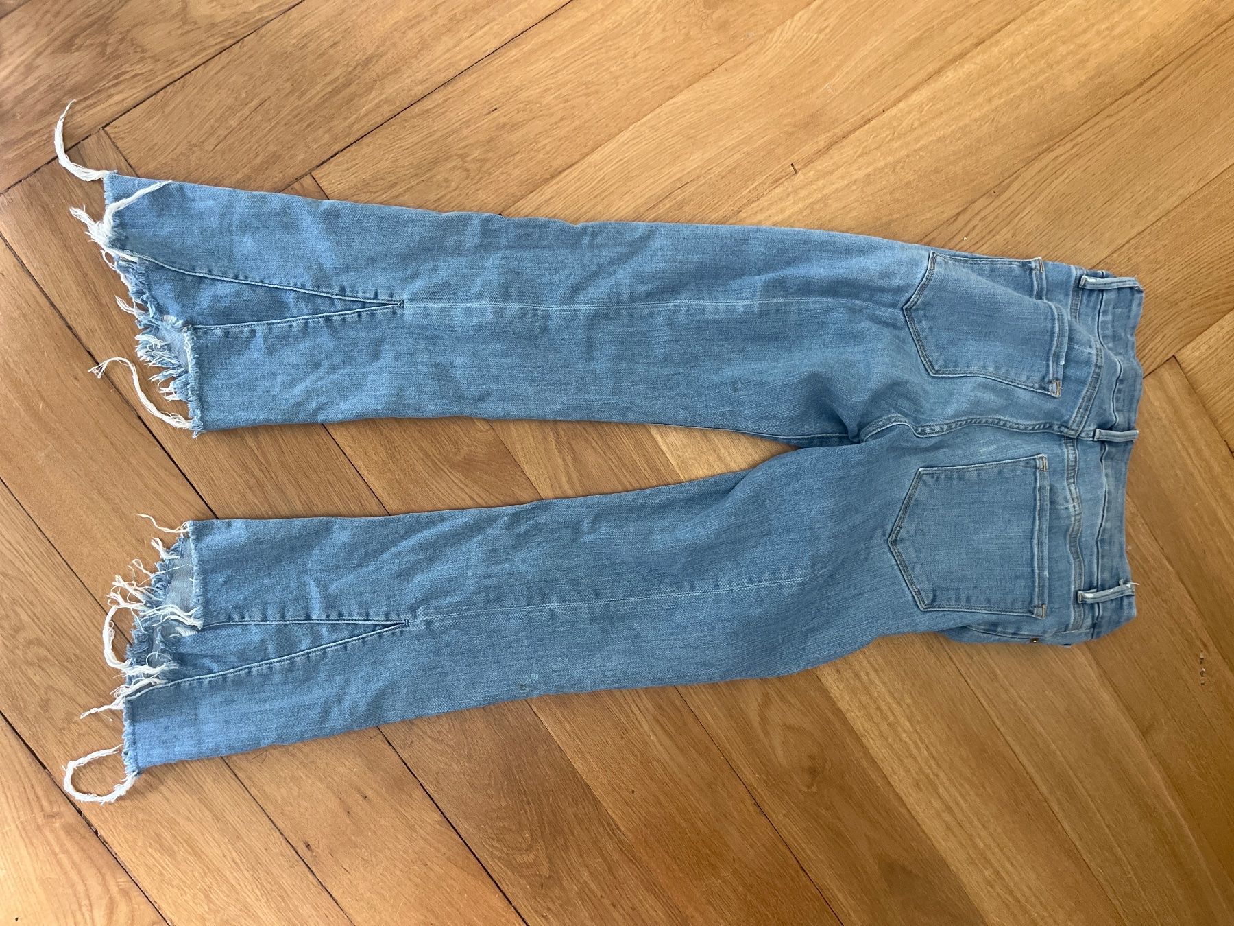 Jeans: Frame Denim Le Crop Mini Boot, s. 25 – Gebraucht aus Zürich von Mia.Sh 1