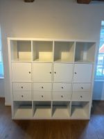 Regal weiss mit Tueren und Schubladen guter Zustand