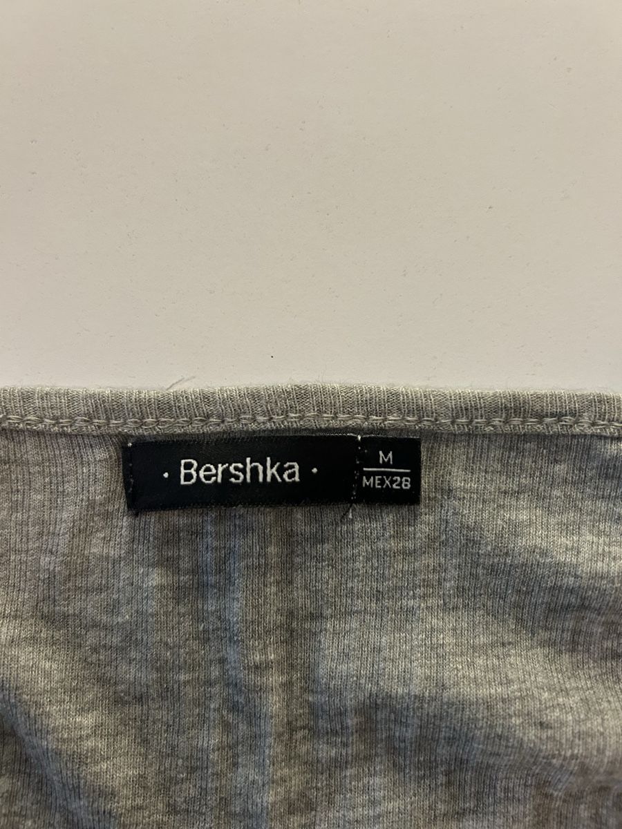 Bershka Tops: Bershka Top Grau🩶 – Gebraucht aus Bern von jul_tv62 3