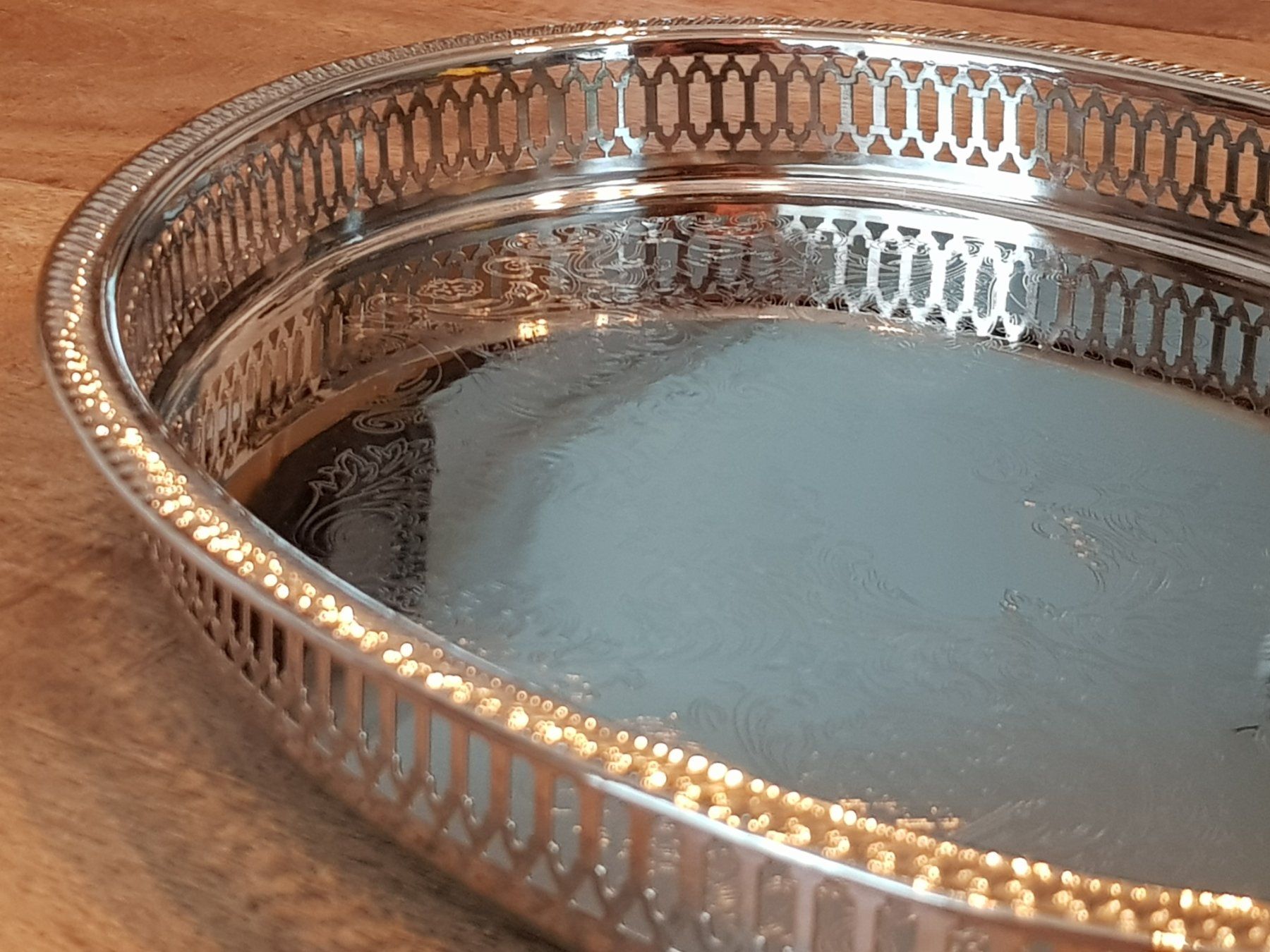 Piatti di portata: Tablett Metall Silber zum Servieren oder als Deko Platte – Usato da Kappelen venduto da swyder 1