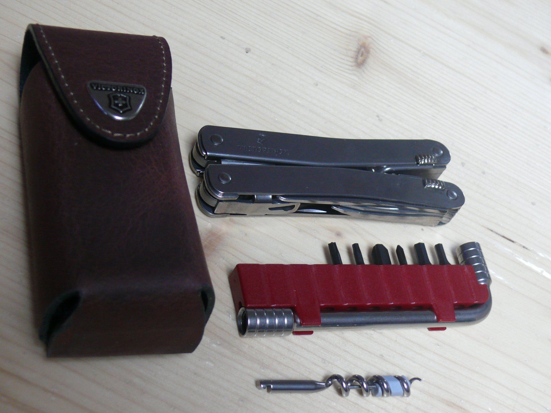 Coltelli tascabile: Victorinox SwissTool Spirit Plus – Nuovo e nell'imballaggio originale da Seon venduto da Hl5703