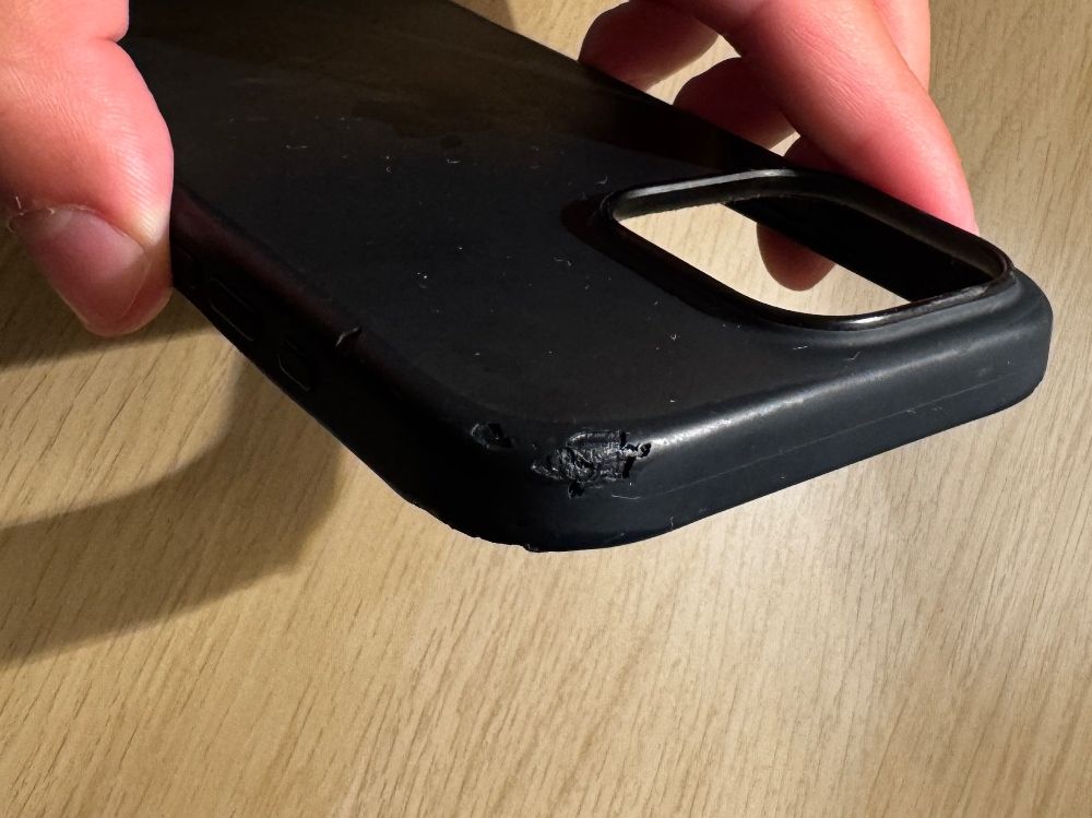 Apple Cover & Protezioni schermo: iPhone 16 Pro Max Hülle Silikon Schwarz – Usato da Zürich venduto da fresh0001 1
