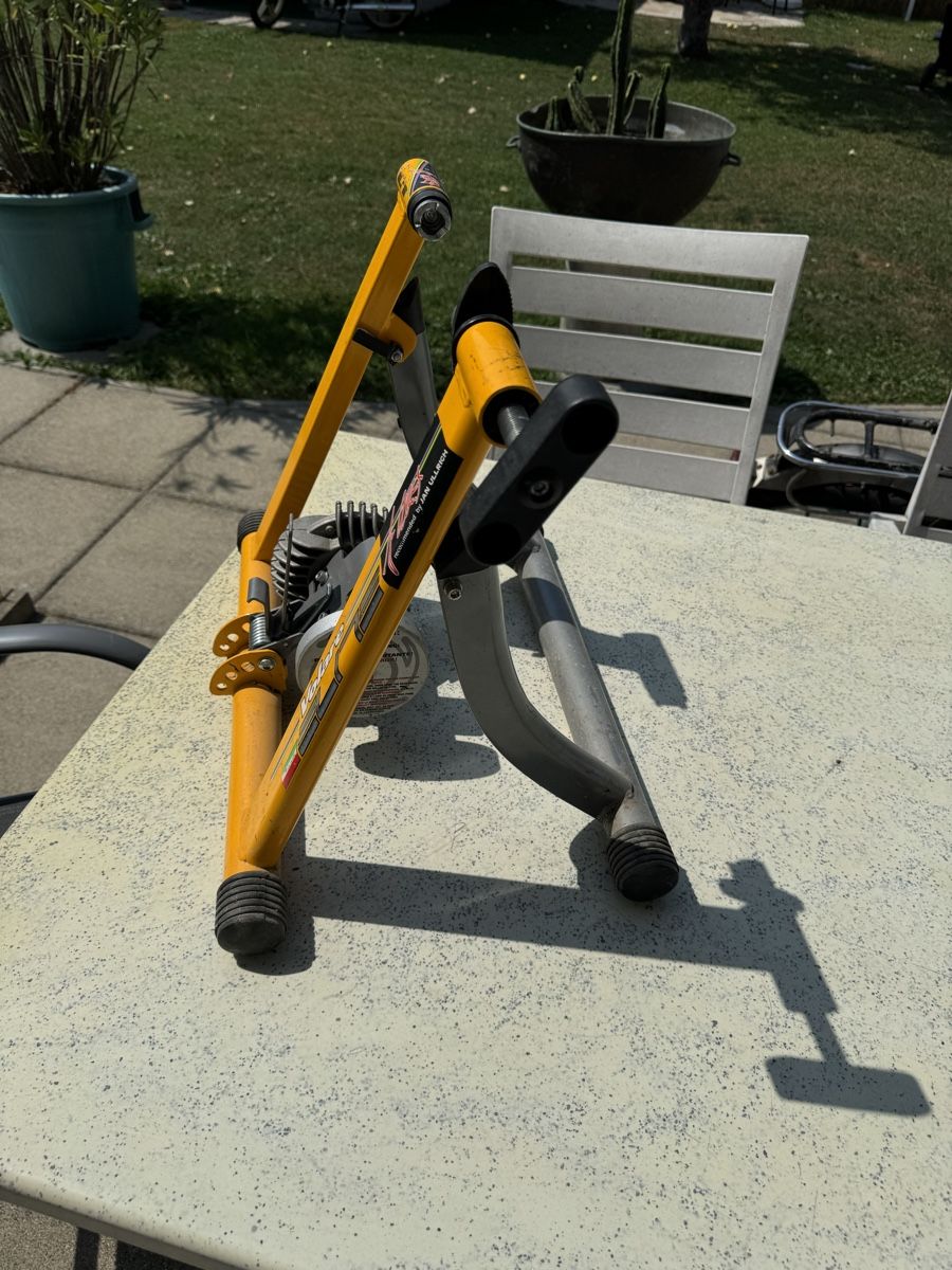 Vélos d'appartement: Rollentrainer für Velo  – D'occasion à Dübendorf par Sachs621 5