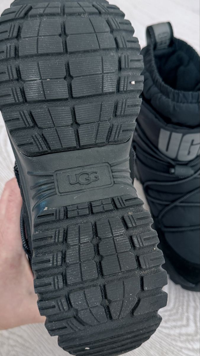 Ugg Scarpe da uomo: Bottes de neige – Usato da Bassins venduto da oal_q2gl 4
