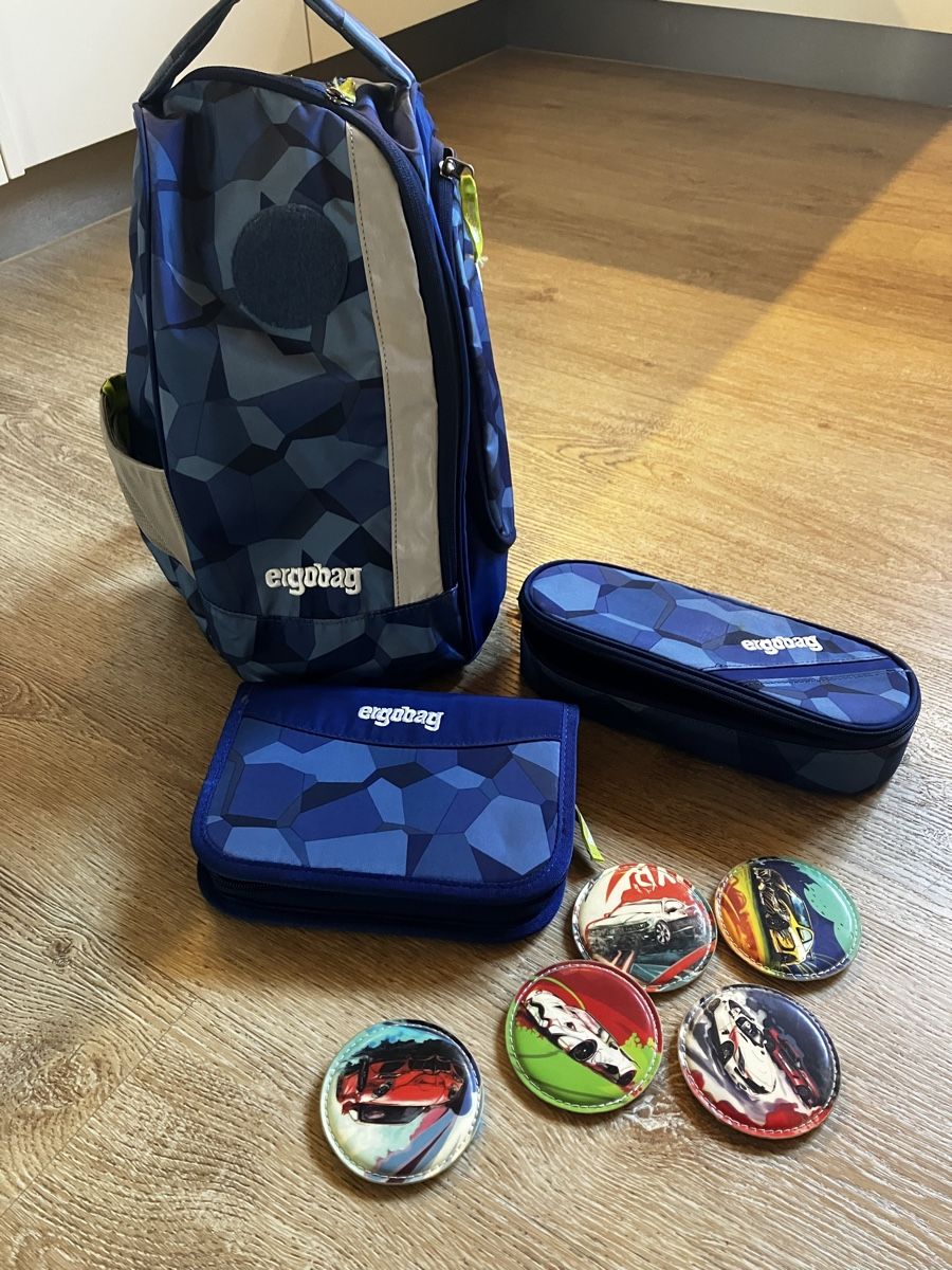 Ergobag Borse & Zaini: Ergobag Set: Turn-Rucksack, 2 Etuis, Sticker – Usato da Winterthur venduto da day_hen